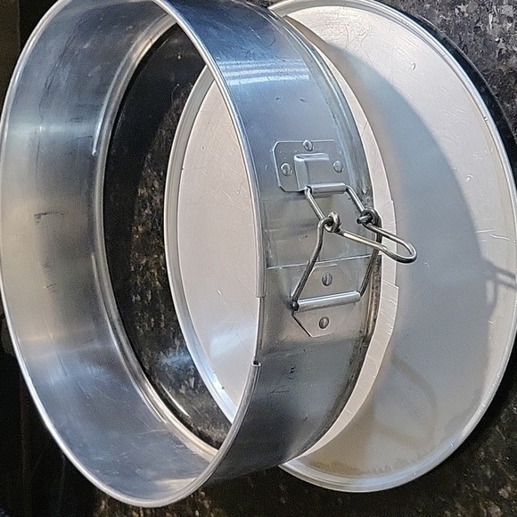 Vintage Springform Pan - 10” - Picture 6 of 6